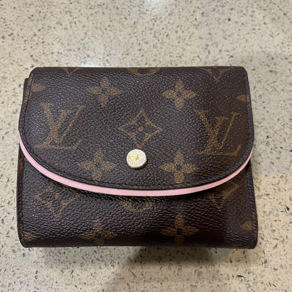 LV wallet 💯 % Authentic - Picture 3 of 11